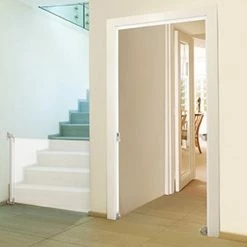 Dreambaby Retractable Gate Grey