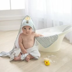Living Textiles Up & Away Hooded Towel -Baby Jogger shop 22005611 3 01313.1662086875