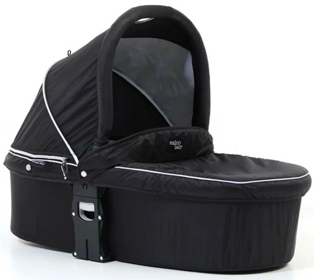 Valco Baby Q Bassinet - Midnight Black 3 Valco Baby Q Bassinet - Midnight Black